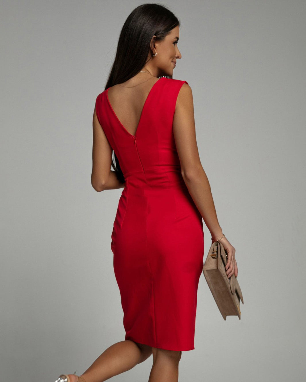 DELILAH | Dress with a V-neckline